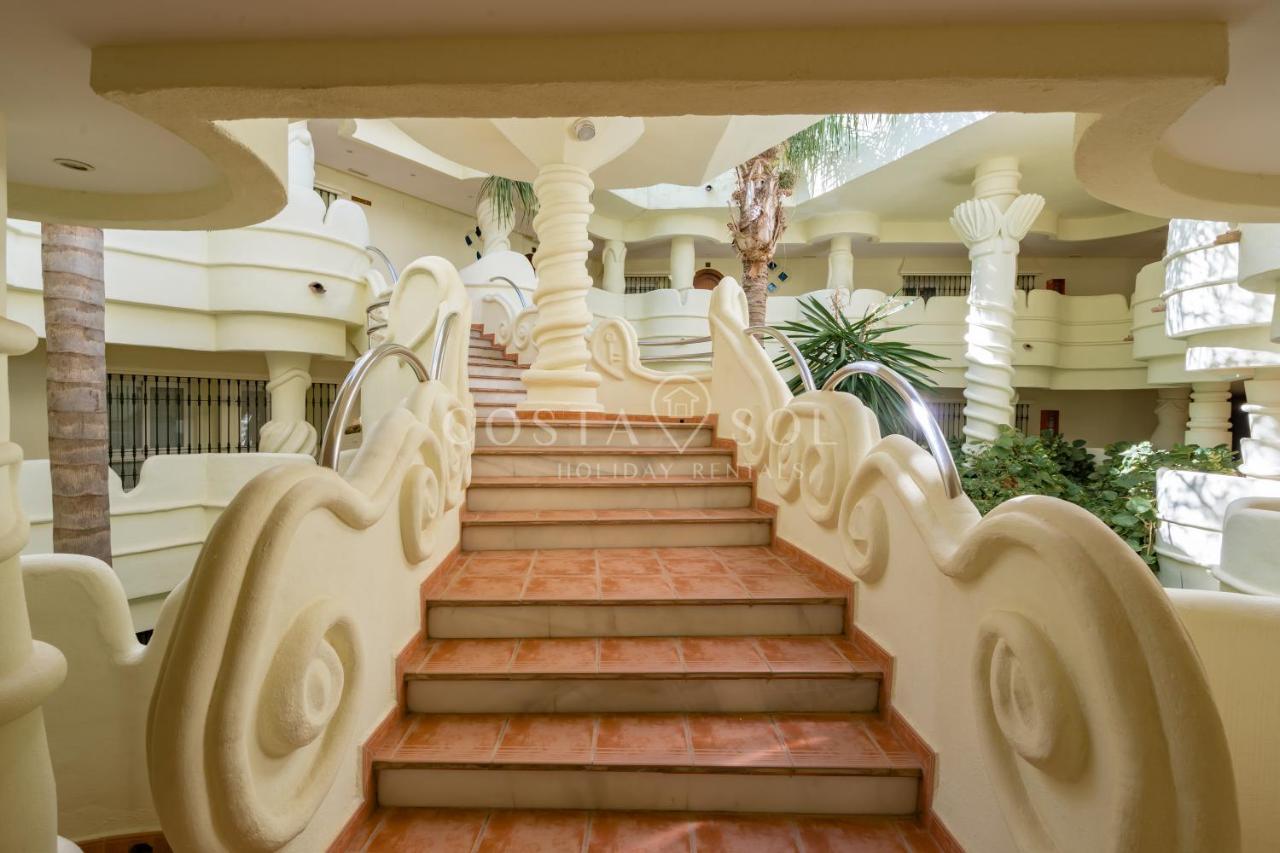 Puerto Marina-Benalmadena Luxury Apartment Dentro De La Isla Exteriör bild