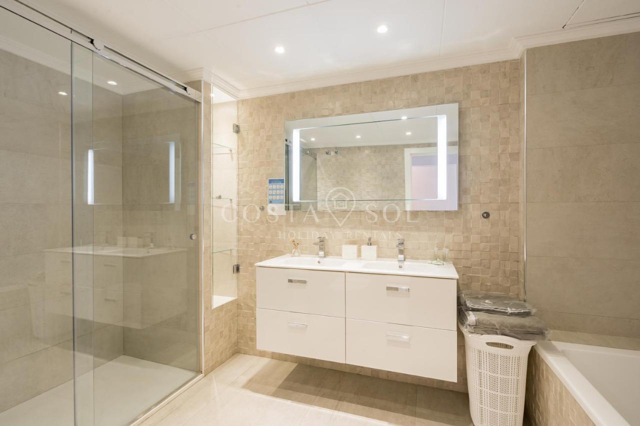 Puerto Marina-Benalmadena Luxury Apartment Dentro De La Isla Exteriör bild