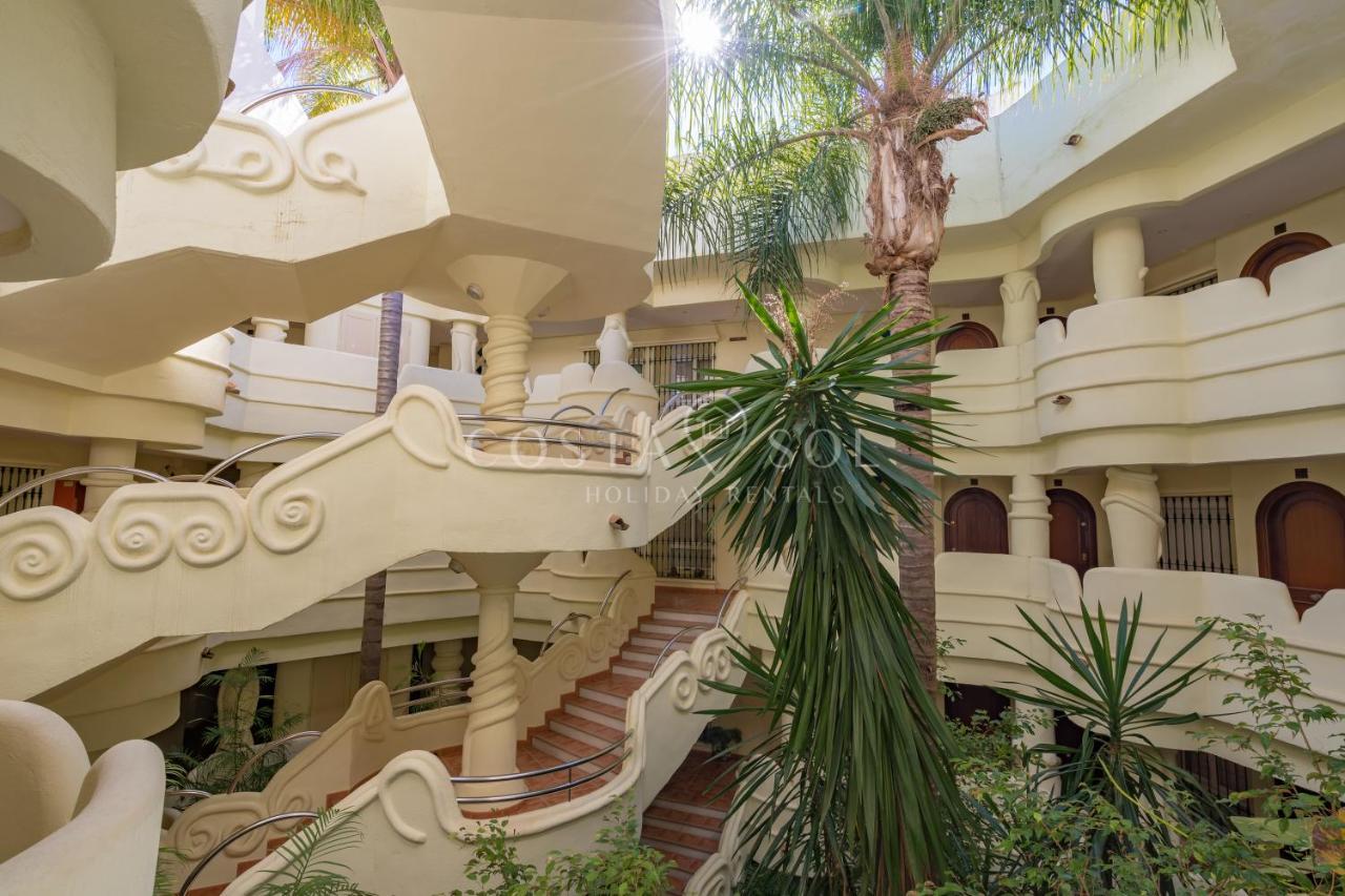Puerto Marina-Benalmadena Luxury Apartment Dentro De La Isla Exteriör bild